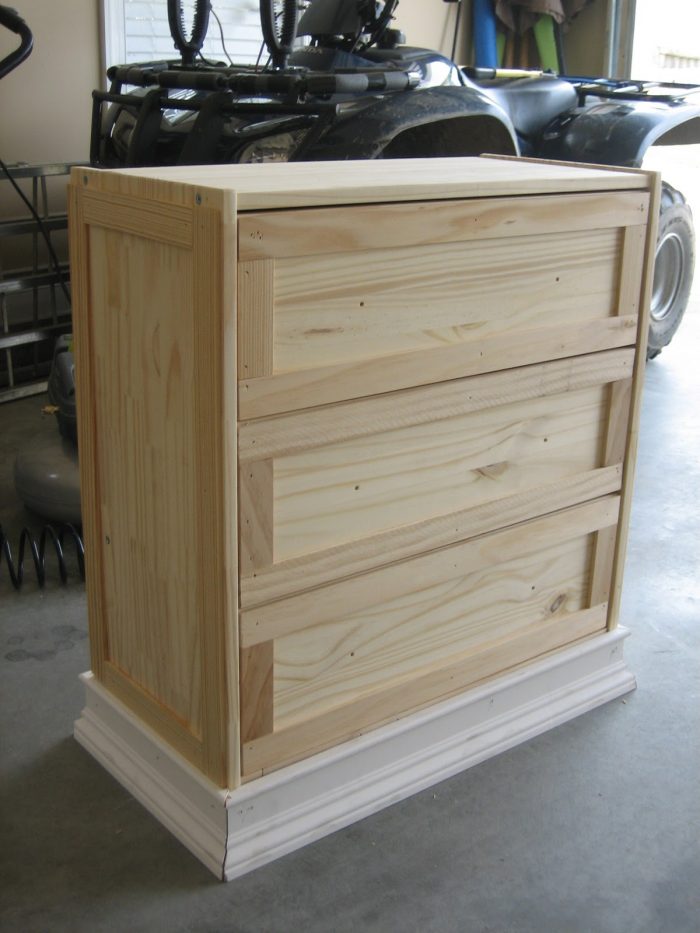 Amazing!!! Take a $35 IKEA Rast dresser and a little molding, paint and elbow grease and you'll have a pretty, customized night stand! IKEA Rast Hack Night Stands