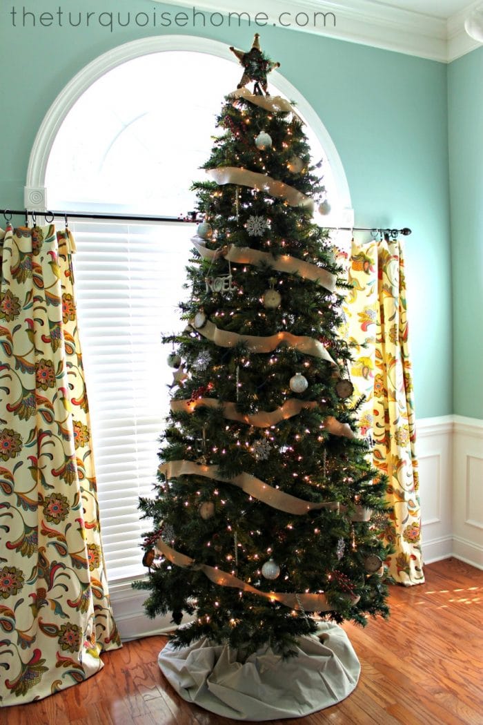 Welcome to my Christmas Home Tour! Check out my rustic DIY and budget friendly Christmas Decorations and get tips on Decorating with a budget in mind.
