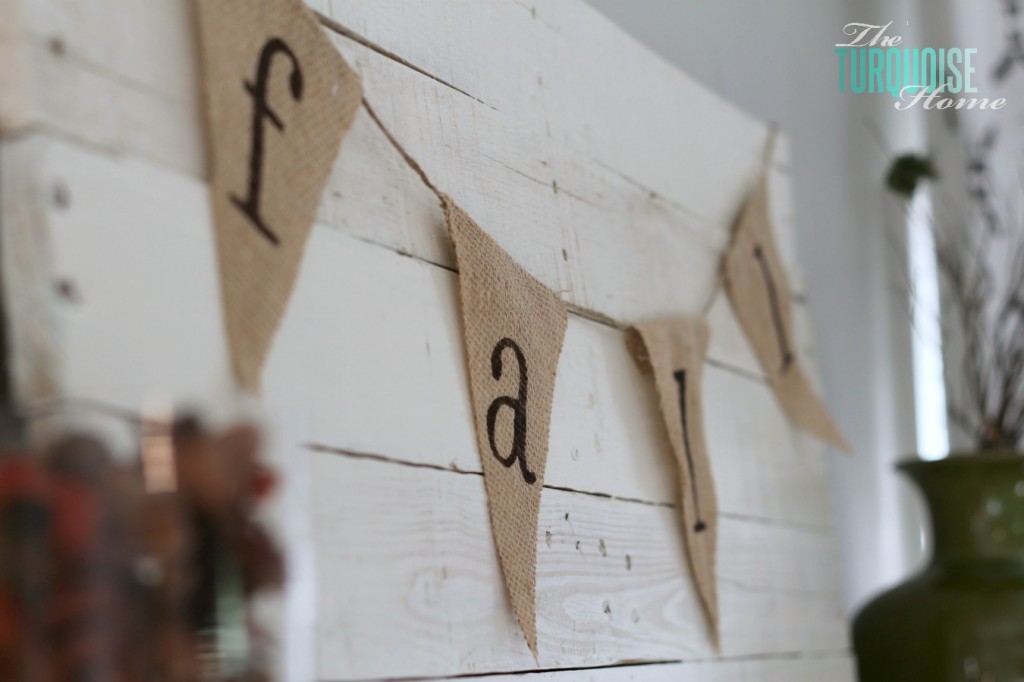 Planked Pallet Fall Mantel | The Turquoise Home