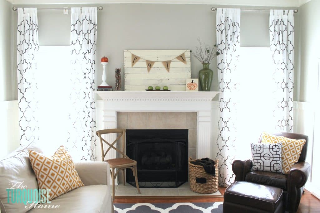 Planked Pallet Fall Decor {Mantel}