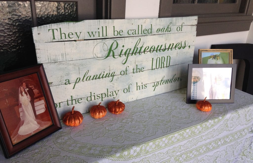 Pallet sign at wedding