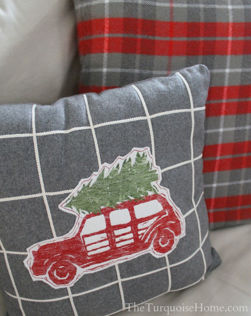 Christmas Home Tour 2013: Pretty in Plaid