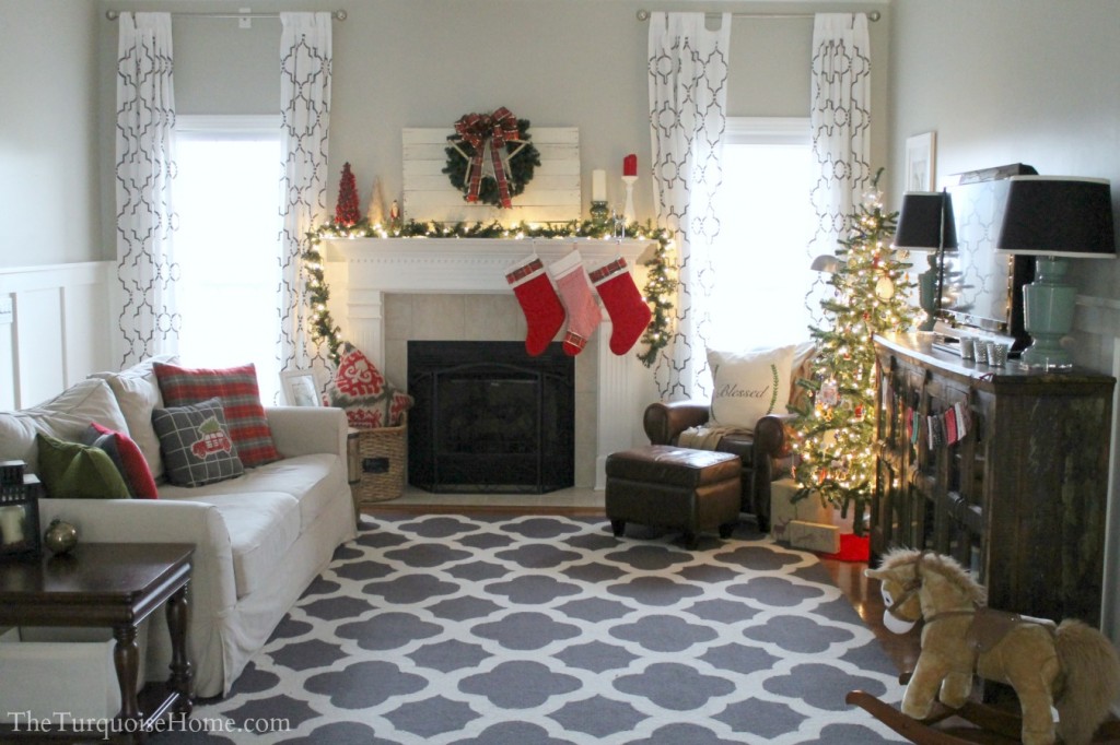 Christmas Home Tour 2013: Pretty in Plaid