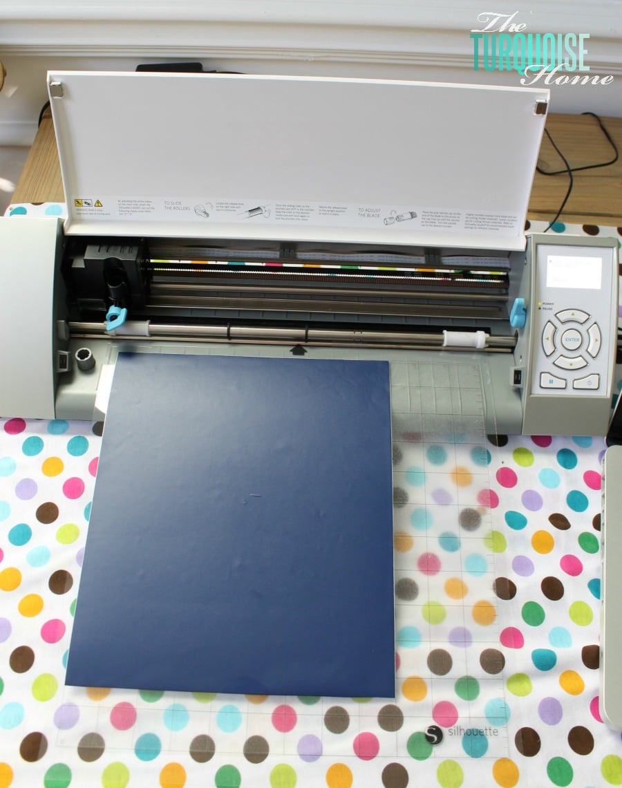 How to Create a Simple Vinyl Monogram {A Silhouette Tutorial for Beginners}