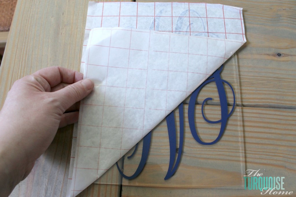 How to Create a Simple Vinyl Monogram {A Silhouette Tutorial for Beginners}