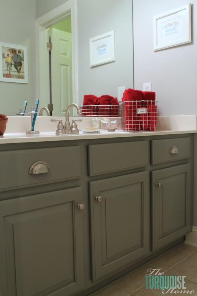 Traditional-Americana Guest Bathroom Update: painted walls, cabinets, new hardware and a punch of color!