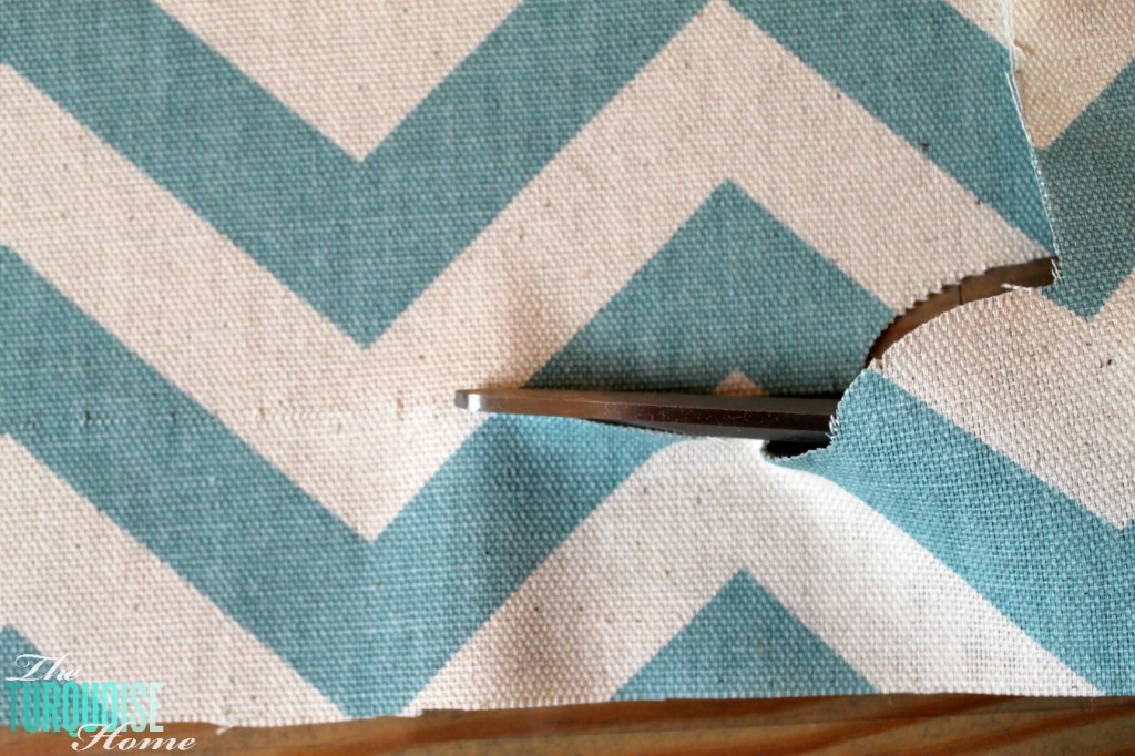 No-Sew Burlap Monogrammed Garden Flag {full tutorial}