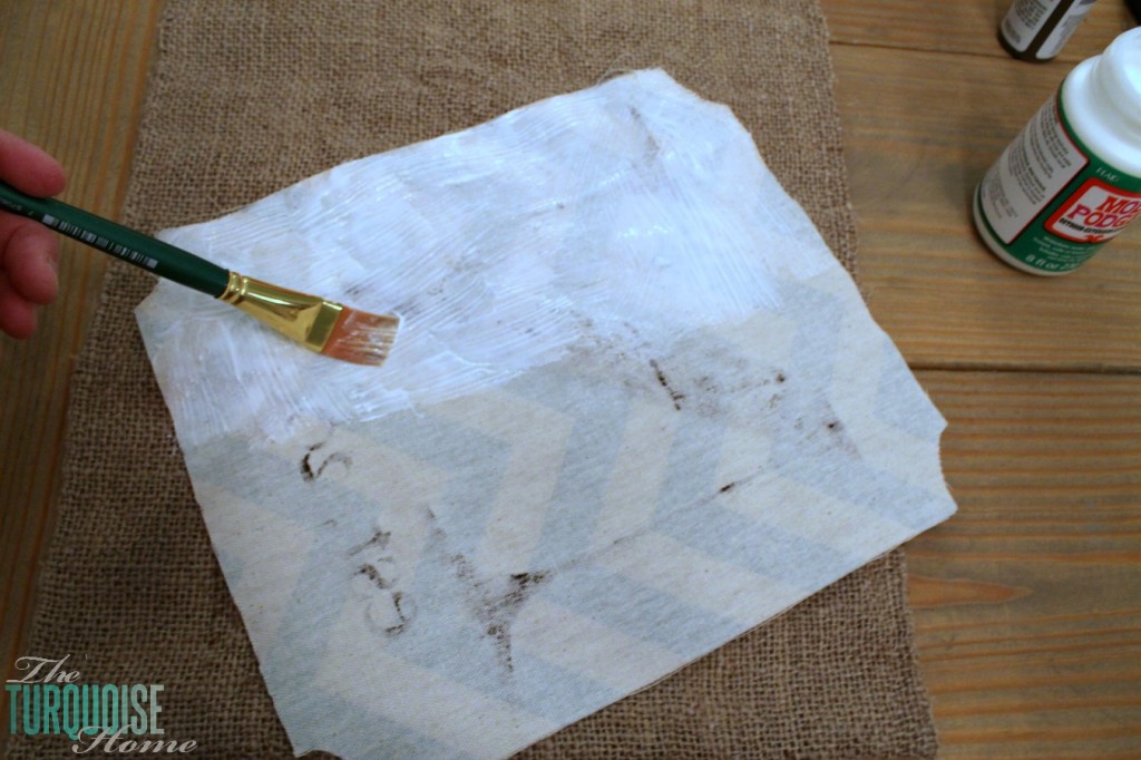 No-Sew Burlap Monogrammed Garden Flag {full tutorial}