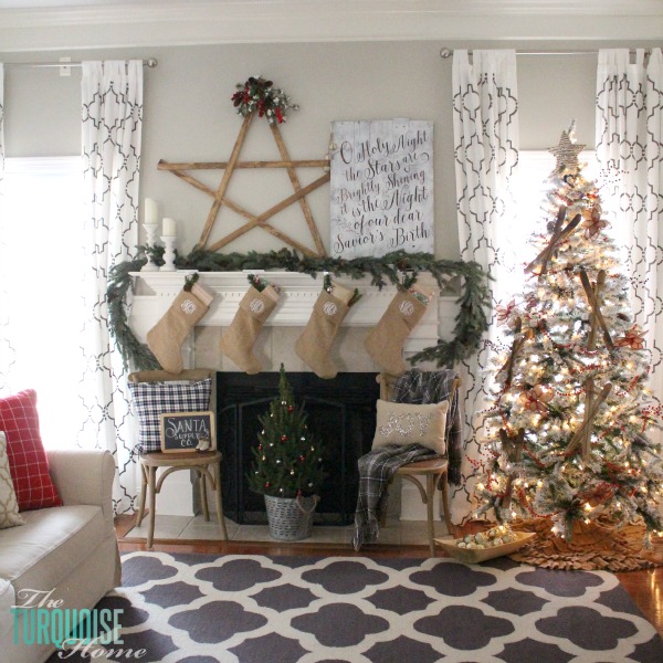 A Traditional Christmas Home Tour at TheTurquoiseHome.com