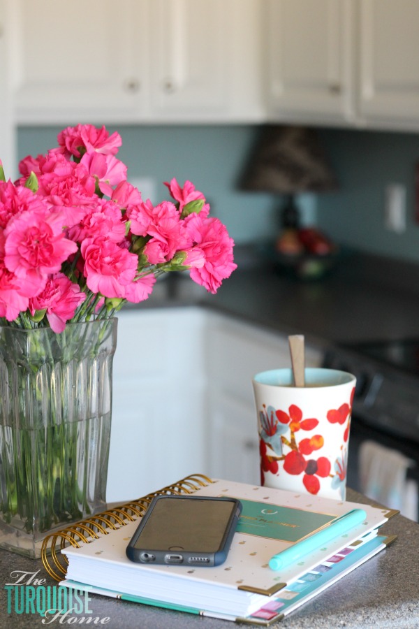 DIY Painted Kitchen Cabinets with Benjamin Moore Simply White