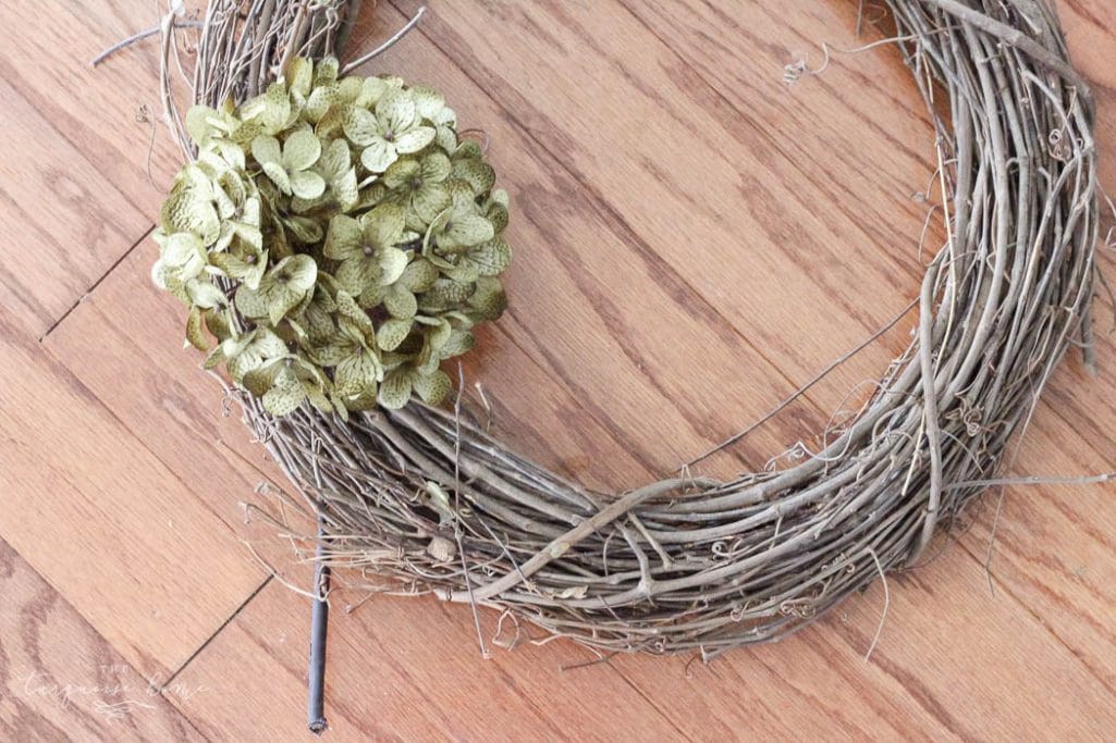 So easy and cute!! Love this DIY Faux Hydrangea Fall Wreath!