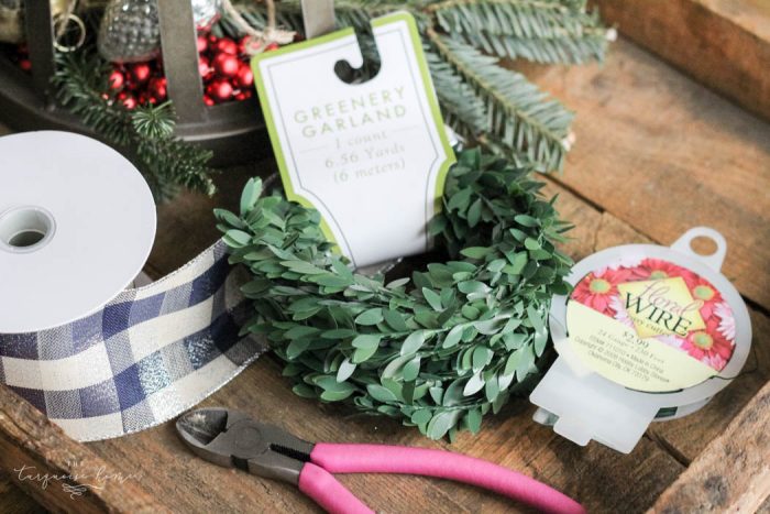 Kitchen Decor with DIY Christmas Kitchen Wreaths!