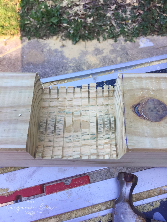 Amazing!! Build this DIY Farmhouse Bench for less than $40!
