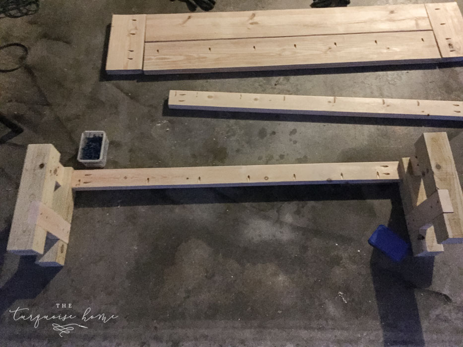 Amazing!! Build this DIY Farmhouse Bench for less than $40!