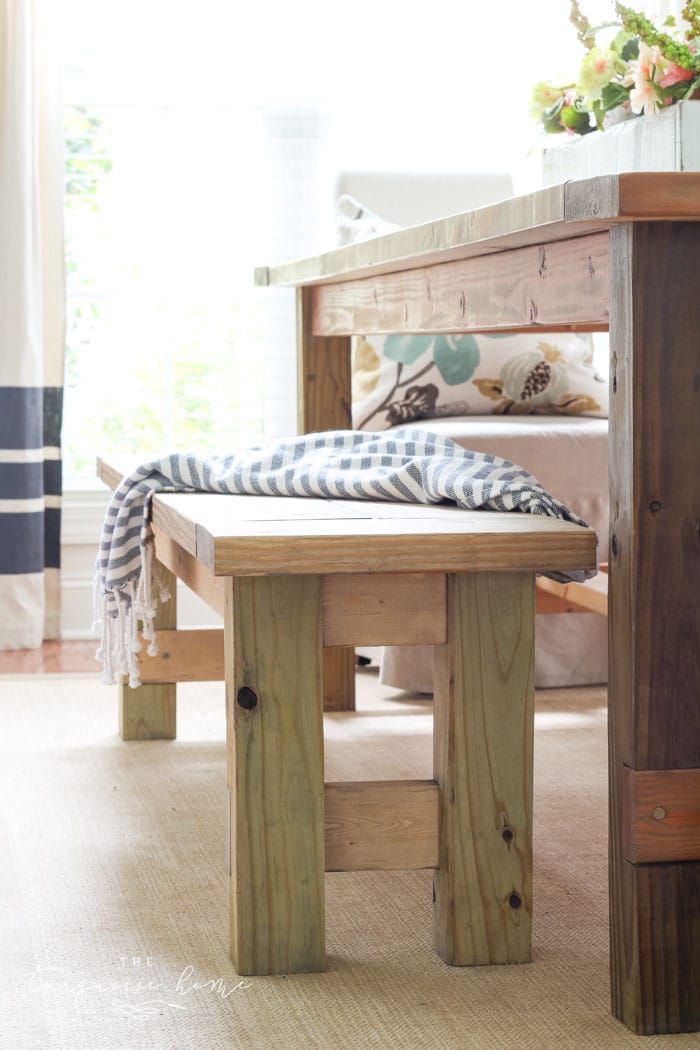 Amazing!! Build this DIY Farmhouse Bench for less than $40!