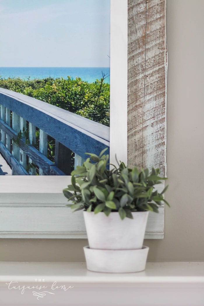 Get this gorgeous beach-inspired DIY framed canvas art with this simple tutorial! READ MORE >>