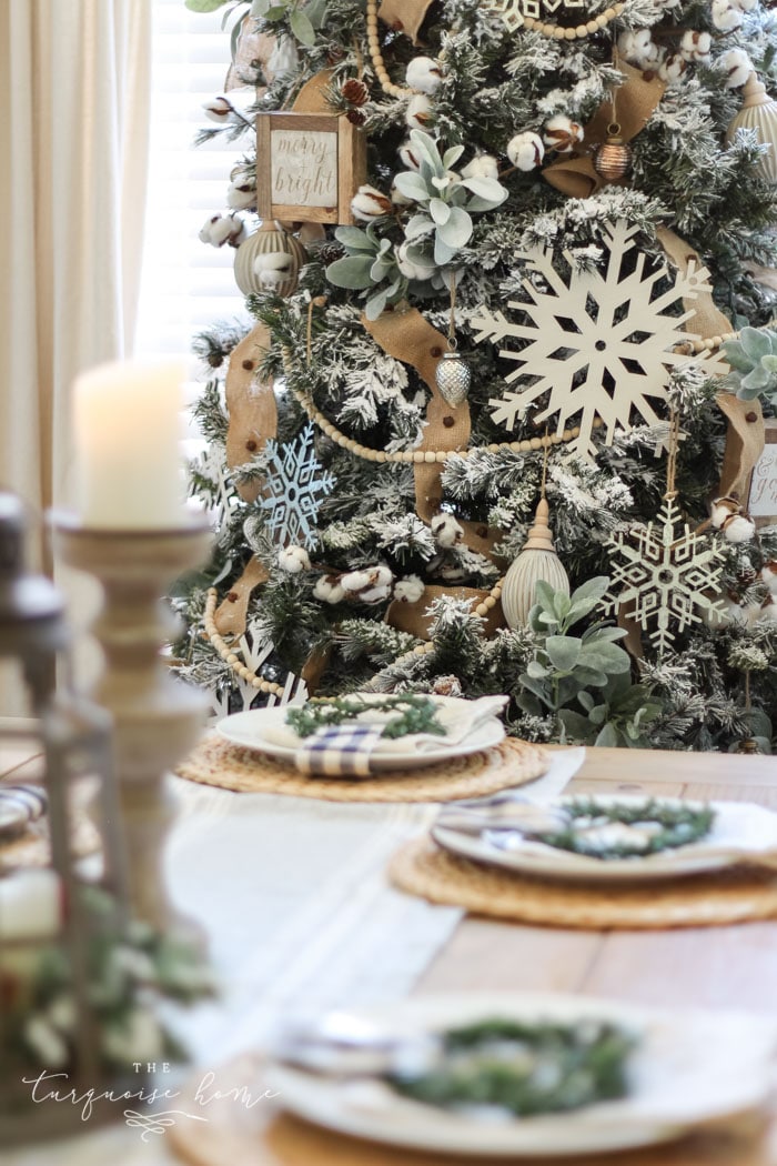 A Neutral Christmas Dining Room