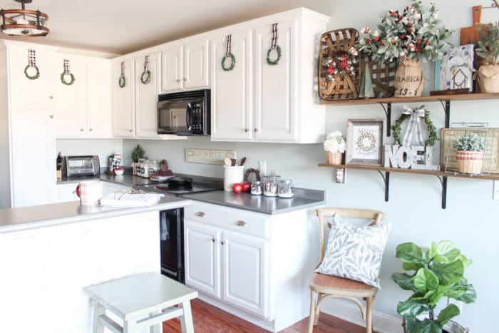 Adorable Farmhouse Christmas Kitchen ... and a real life tale of how this blogger balances motherhood and photo shoots. 🤪