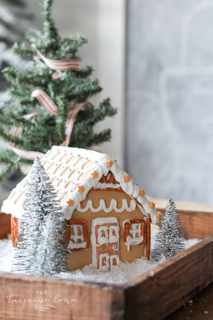 Adorable Farmhouse Christmas Kitchen ... and a real life tale of how this blogger balances motherhood and photo shoots. 🤪