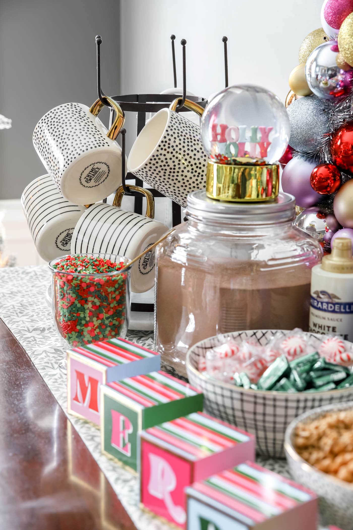 A Simple Hot Chocolate Bar