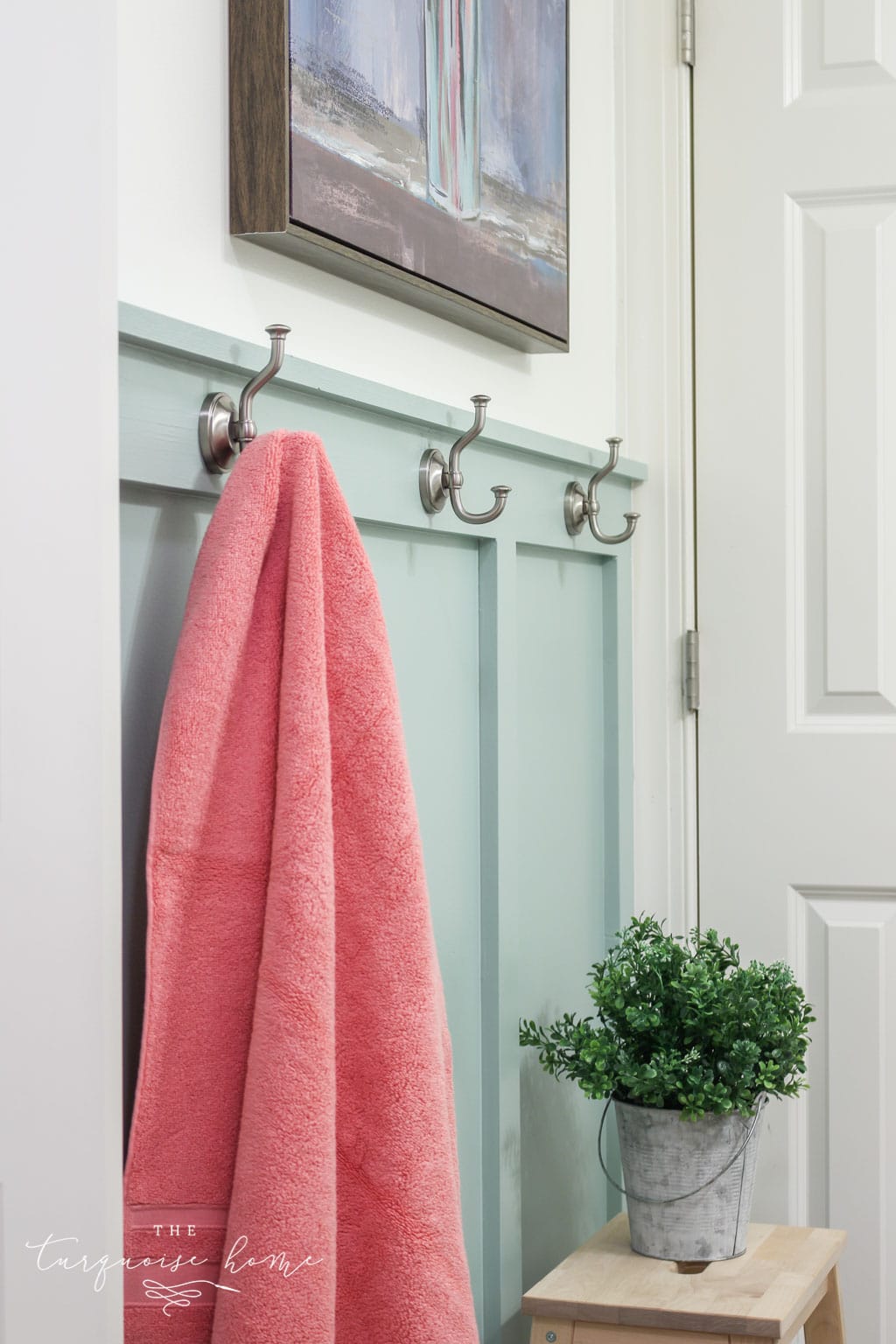 25+ Budget-Friendly Ways to Decorate Your Home!