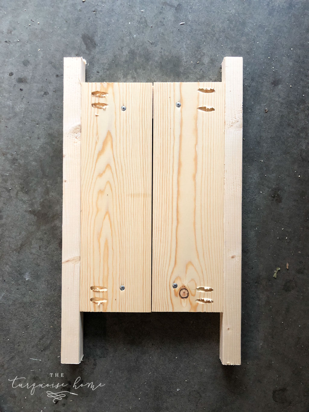 Step-by-step assembly of DIY wood planter