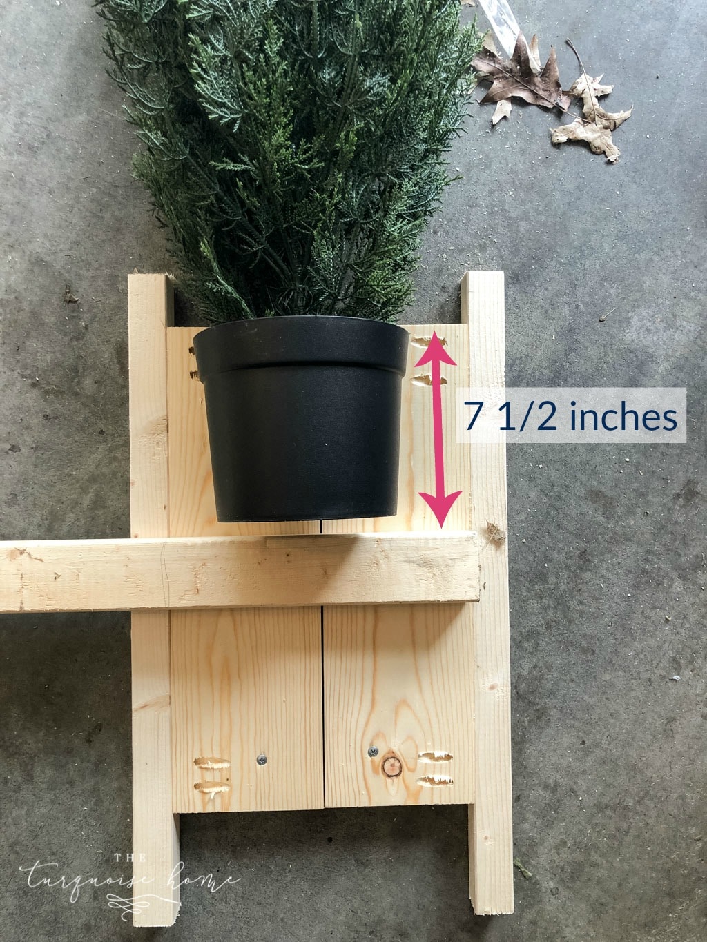 Step-by-step assembly of DIY wood planter