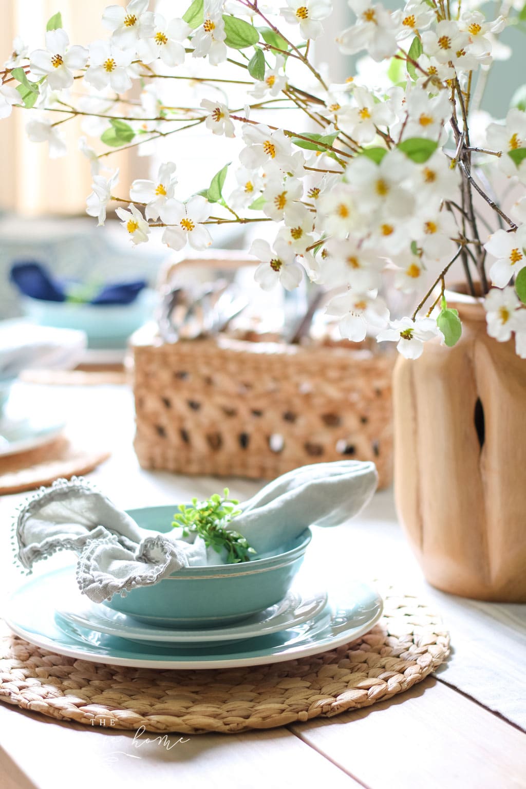 A Simple Summer Dining Room