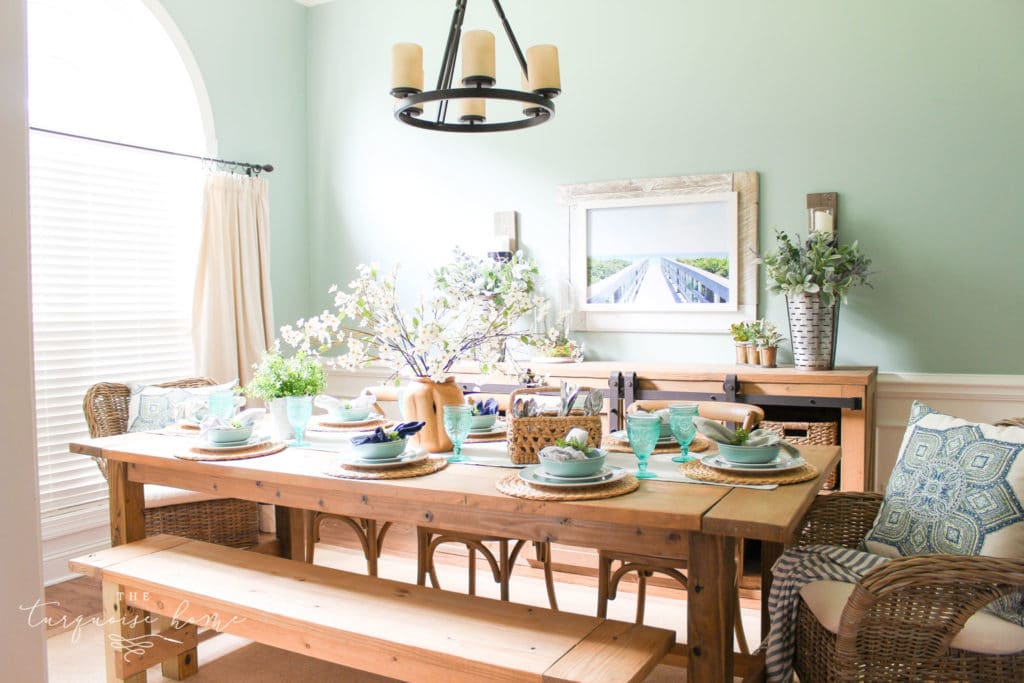 summer decor in the dining room.