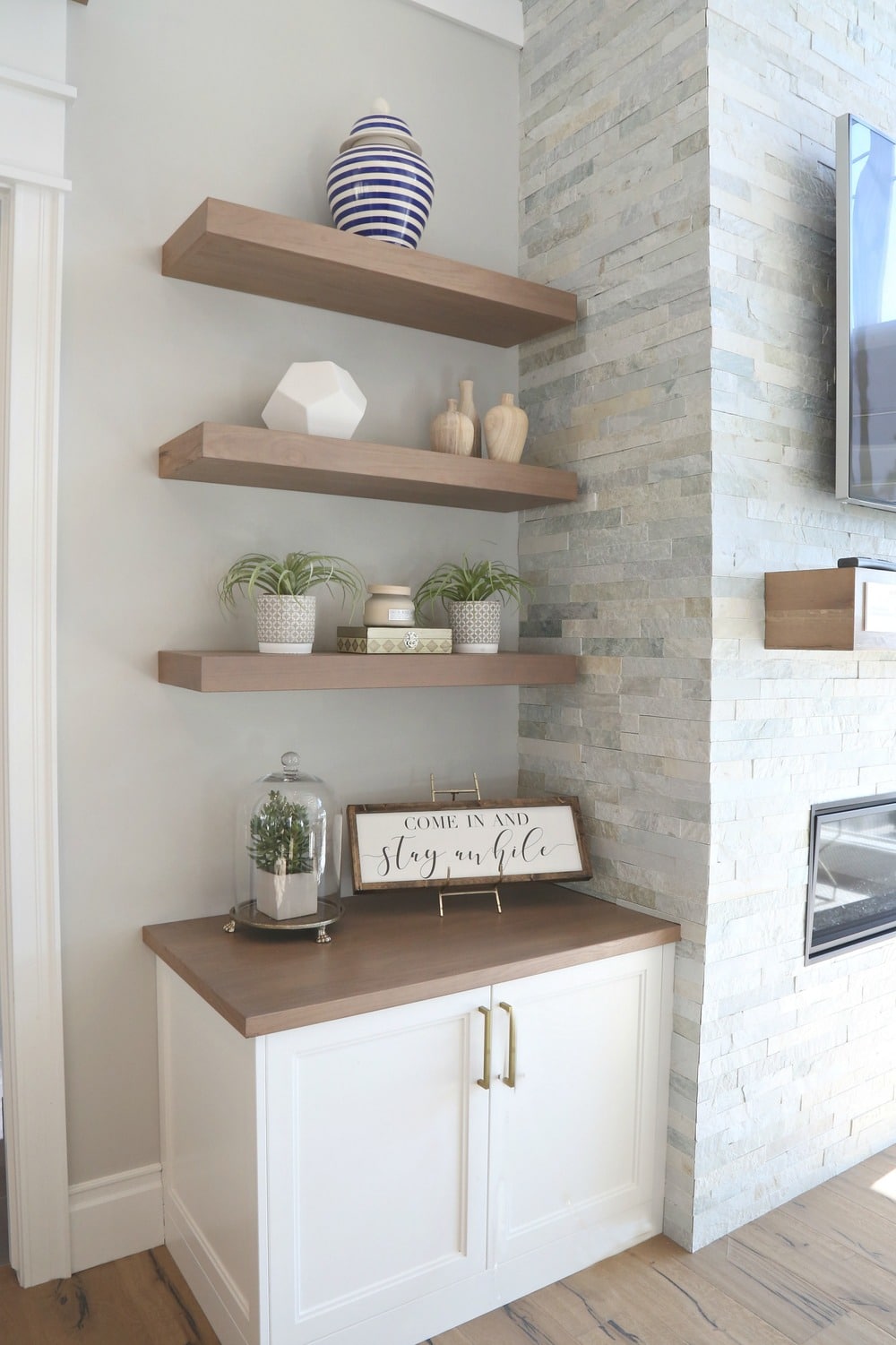 The Best Gray Paint Colors for Your Home -->> Gray Owl in the living room