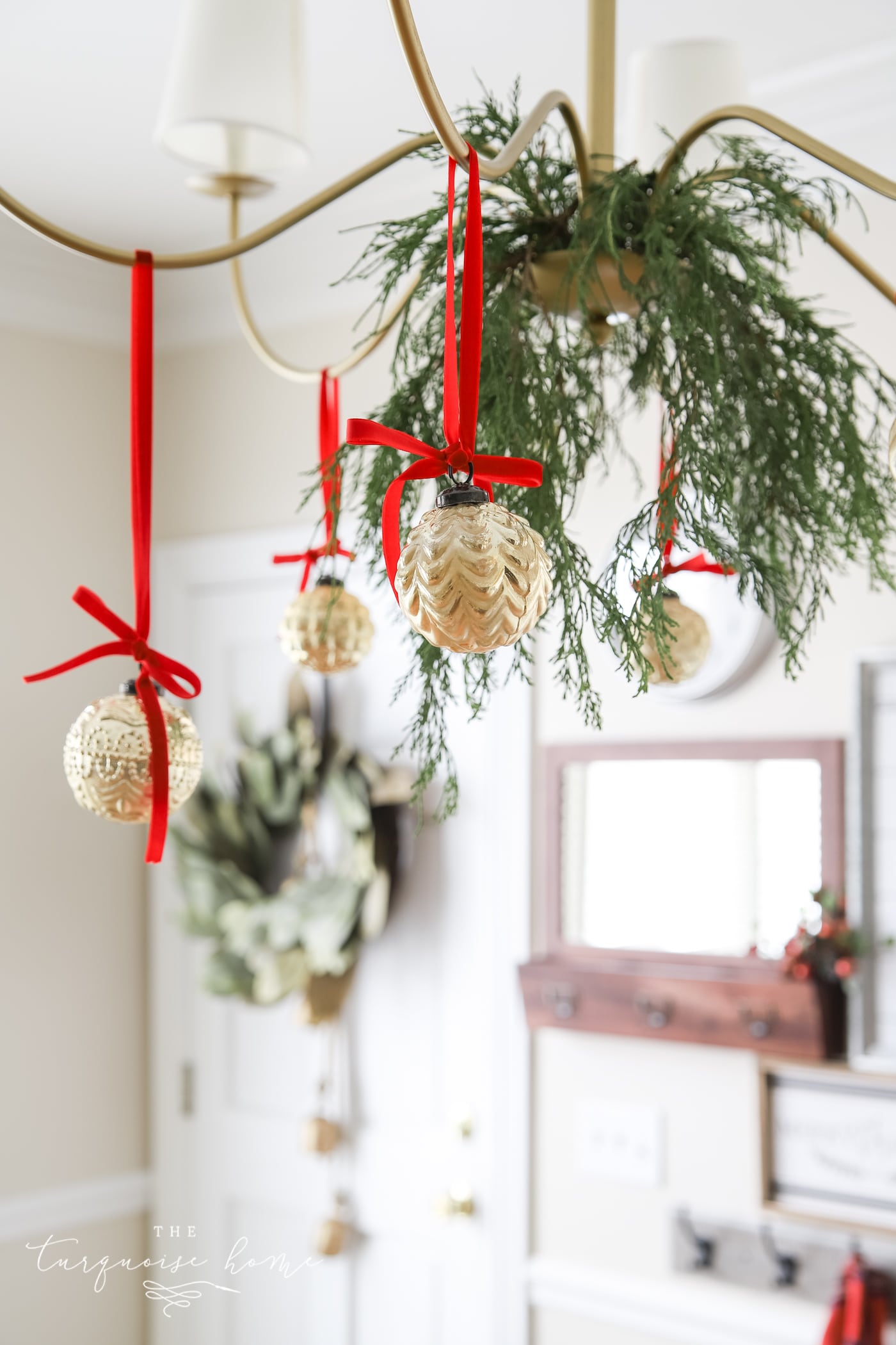 7+ Festive Ways to Use Christmas Ribbon {Sources & Ideas!}