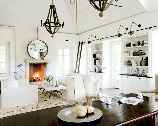 Benjamin Moore Swiss Coffee living room