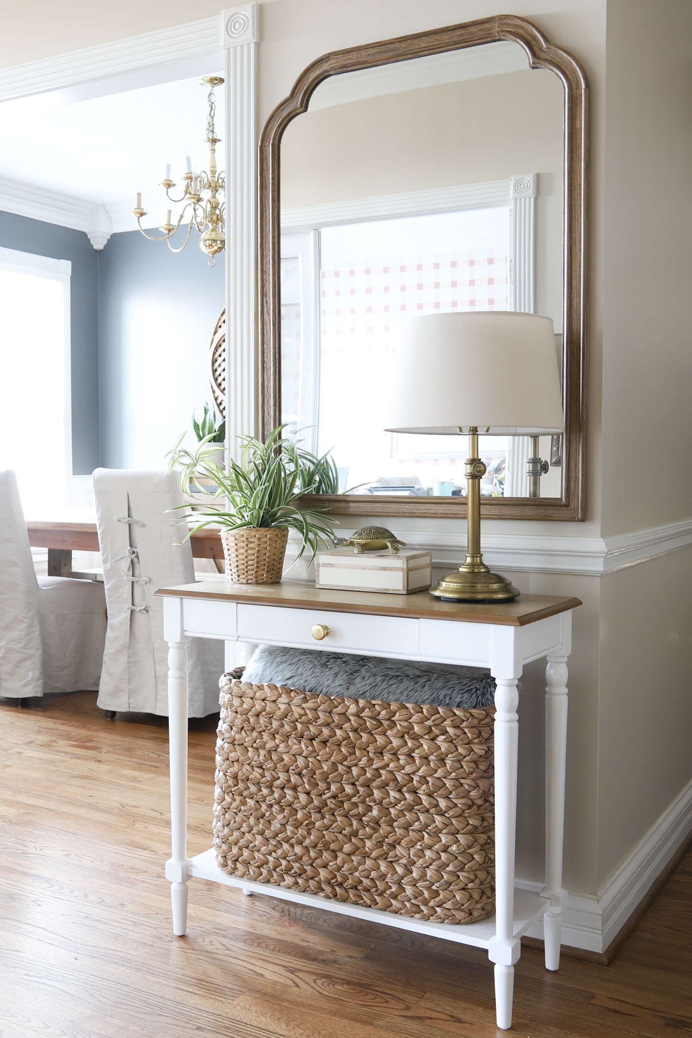 Small Entryway Table in the Foyer