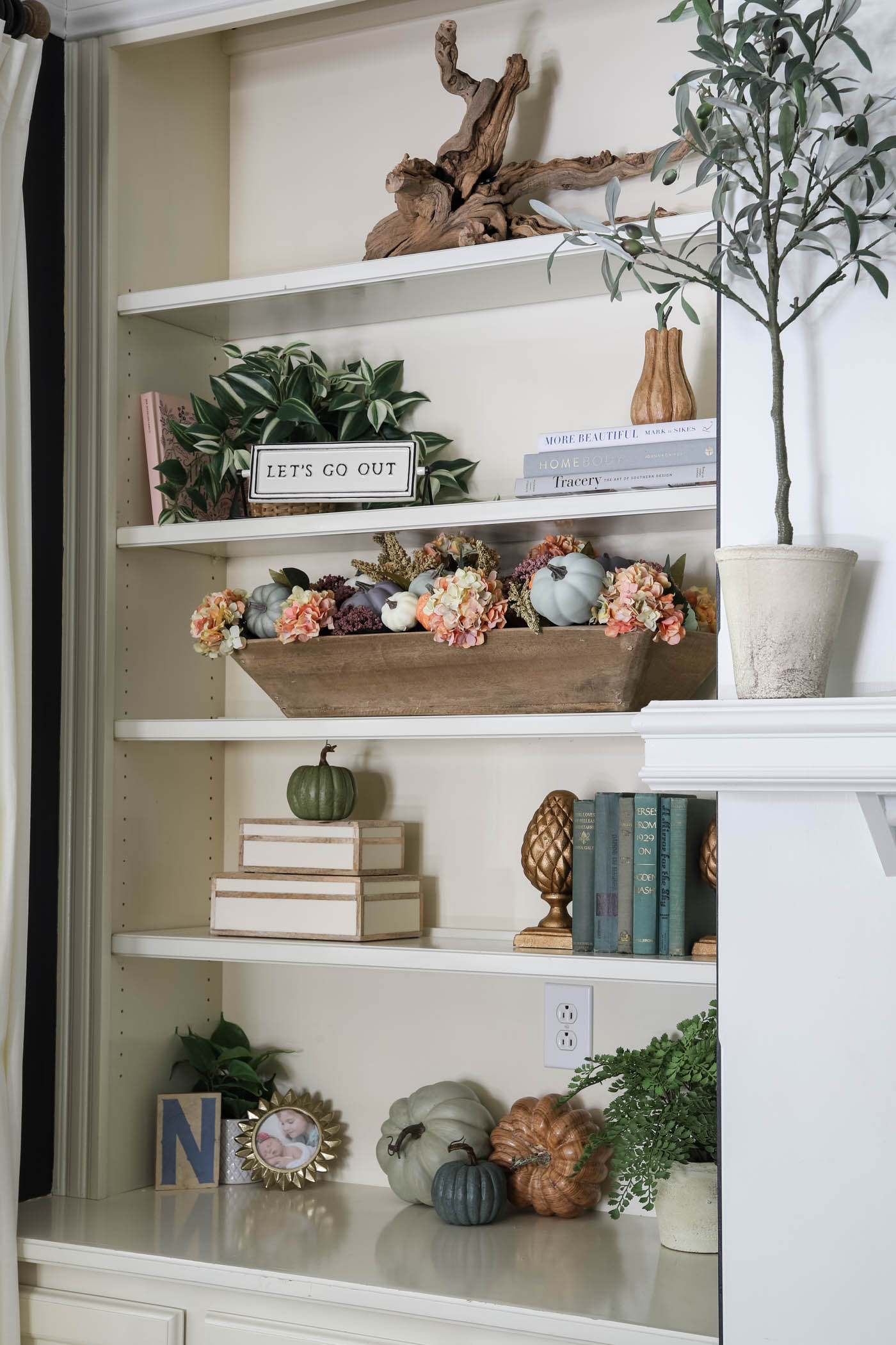Pumpkins and hydrangea fall decor