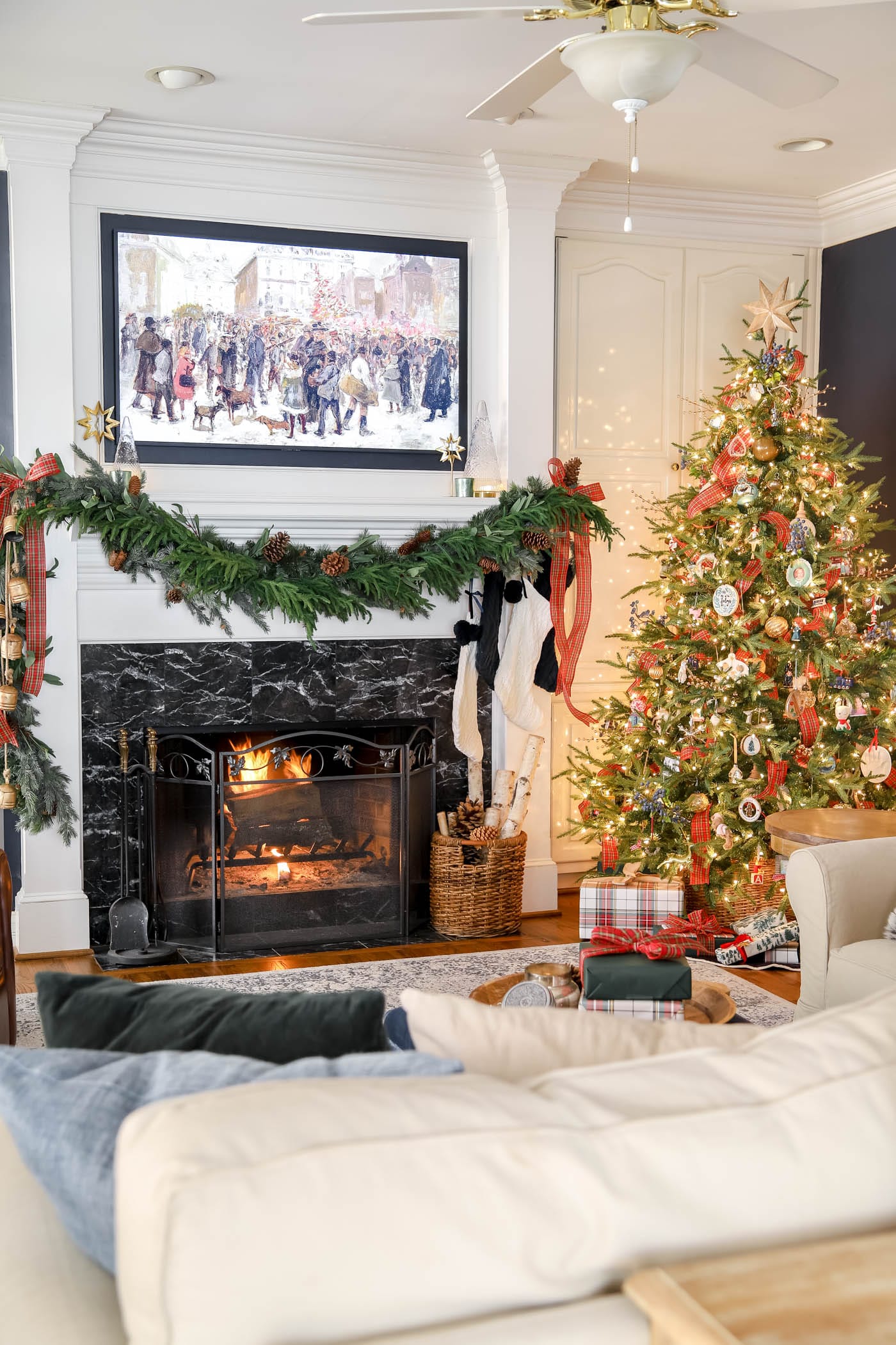 Traditional plaid Christmas decor