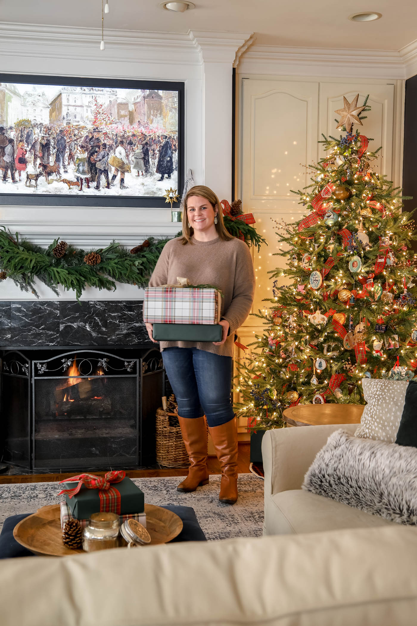Traditional Plaid Christmas Living Room Decor