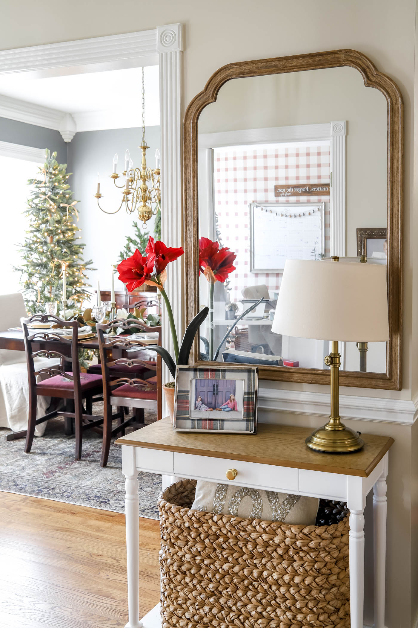 Christmas Entry Table with Amarylis