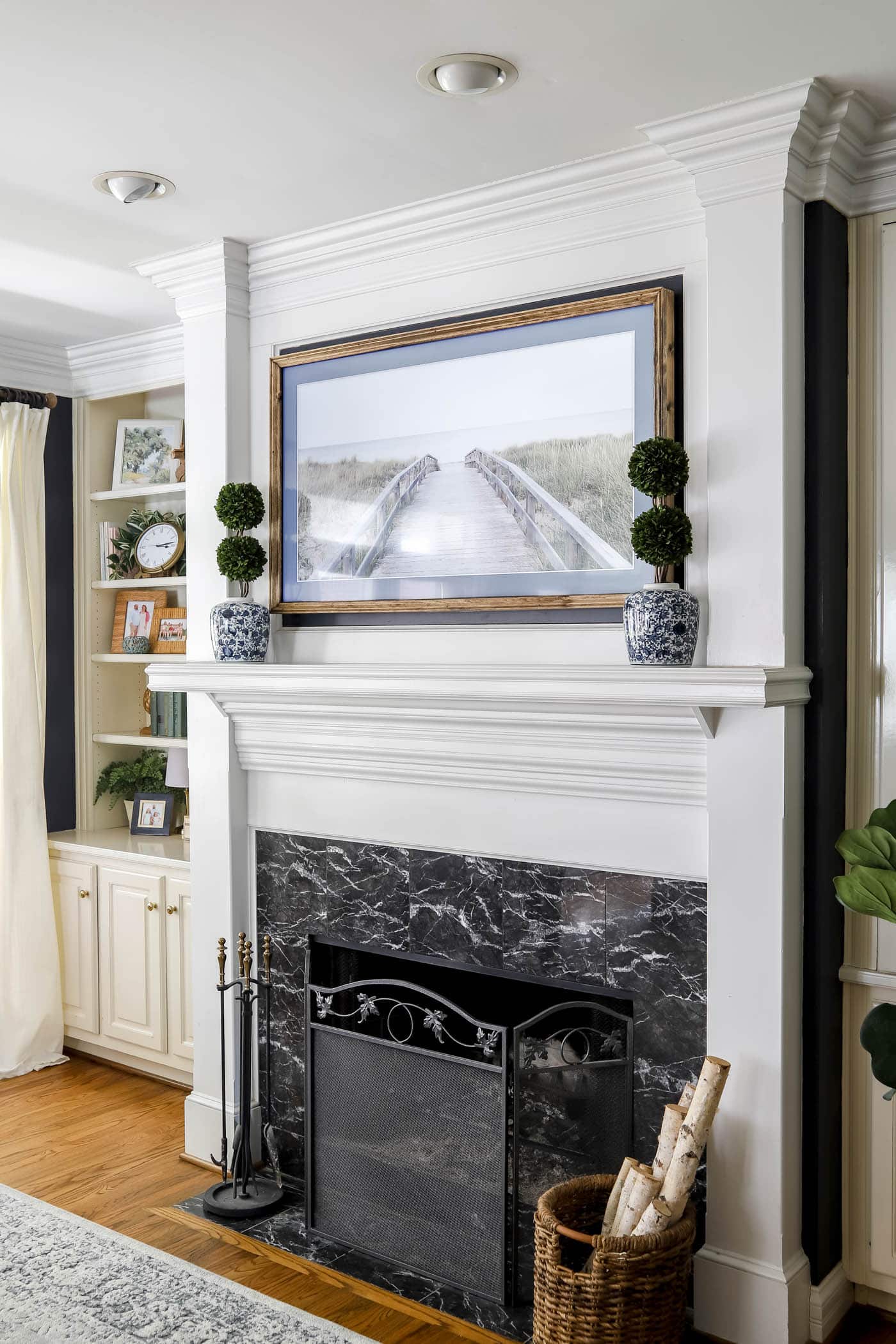 Summer Mantel Decor