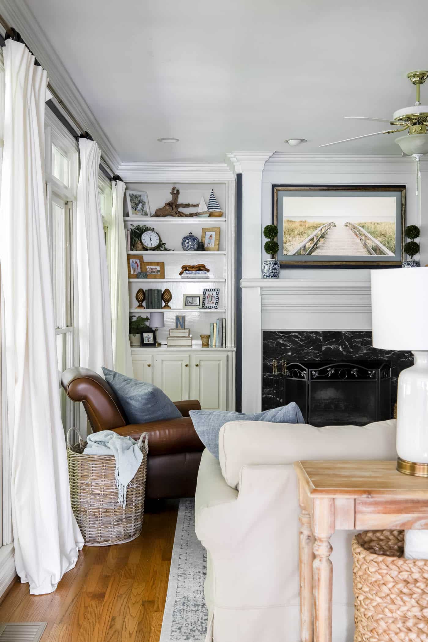Summer Decor in the Living Room