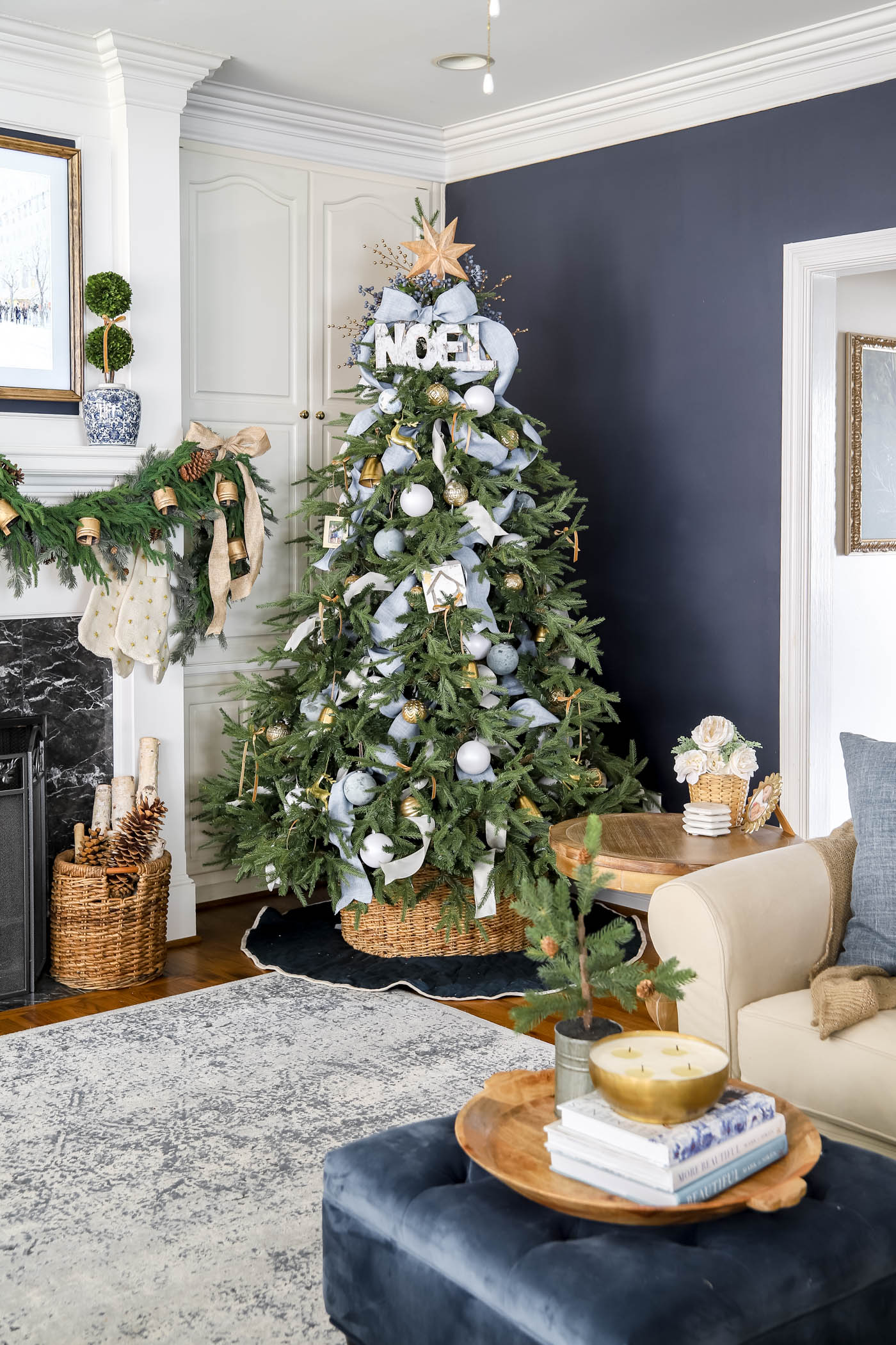gold, blue and white Christmas color palette