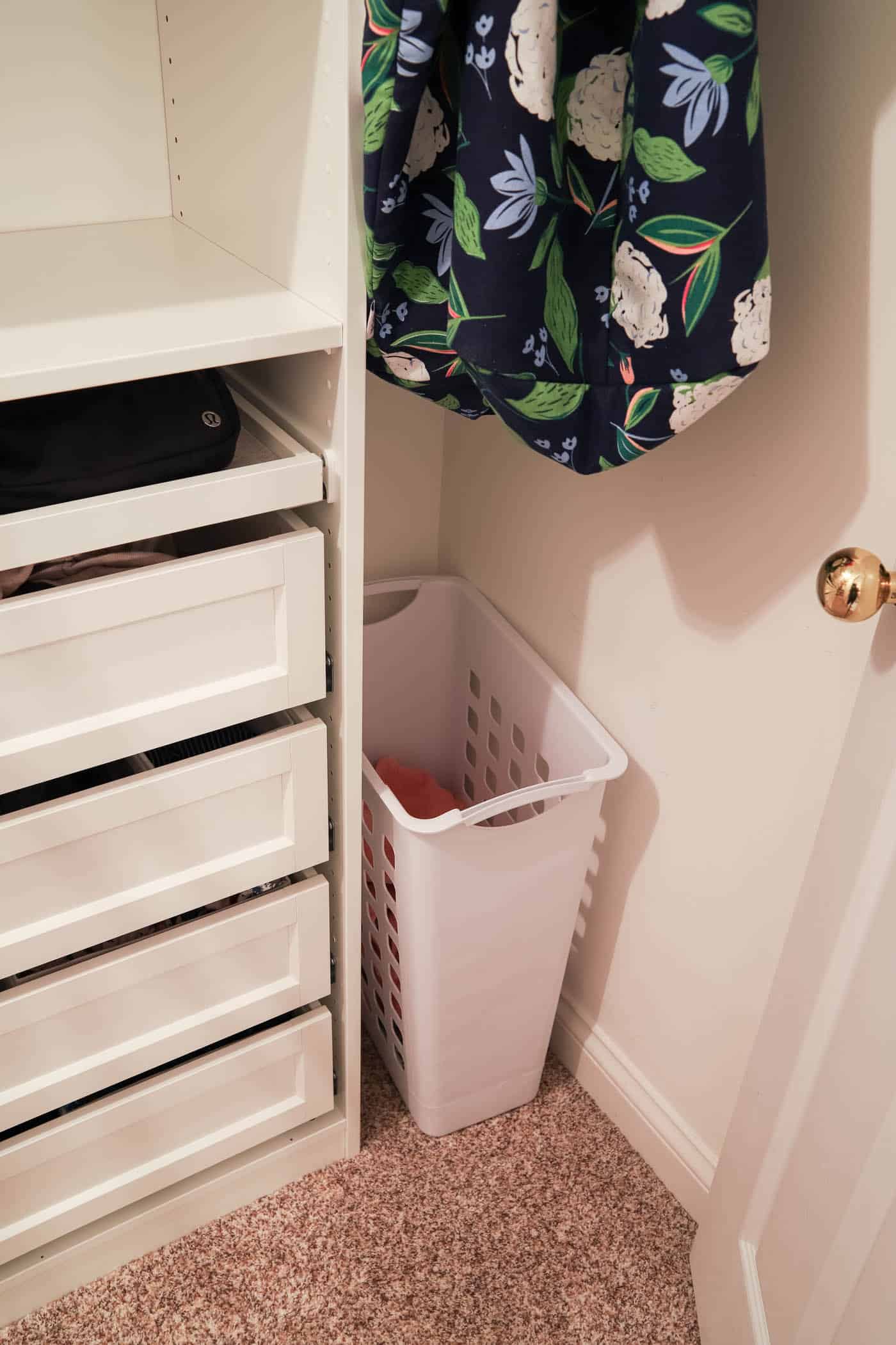 Slim clothes hamper