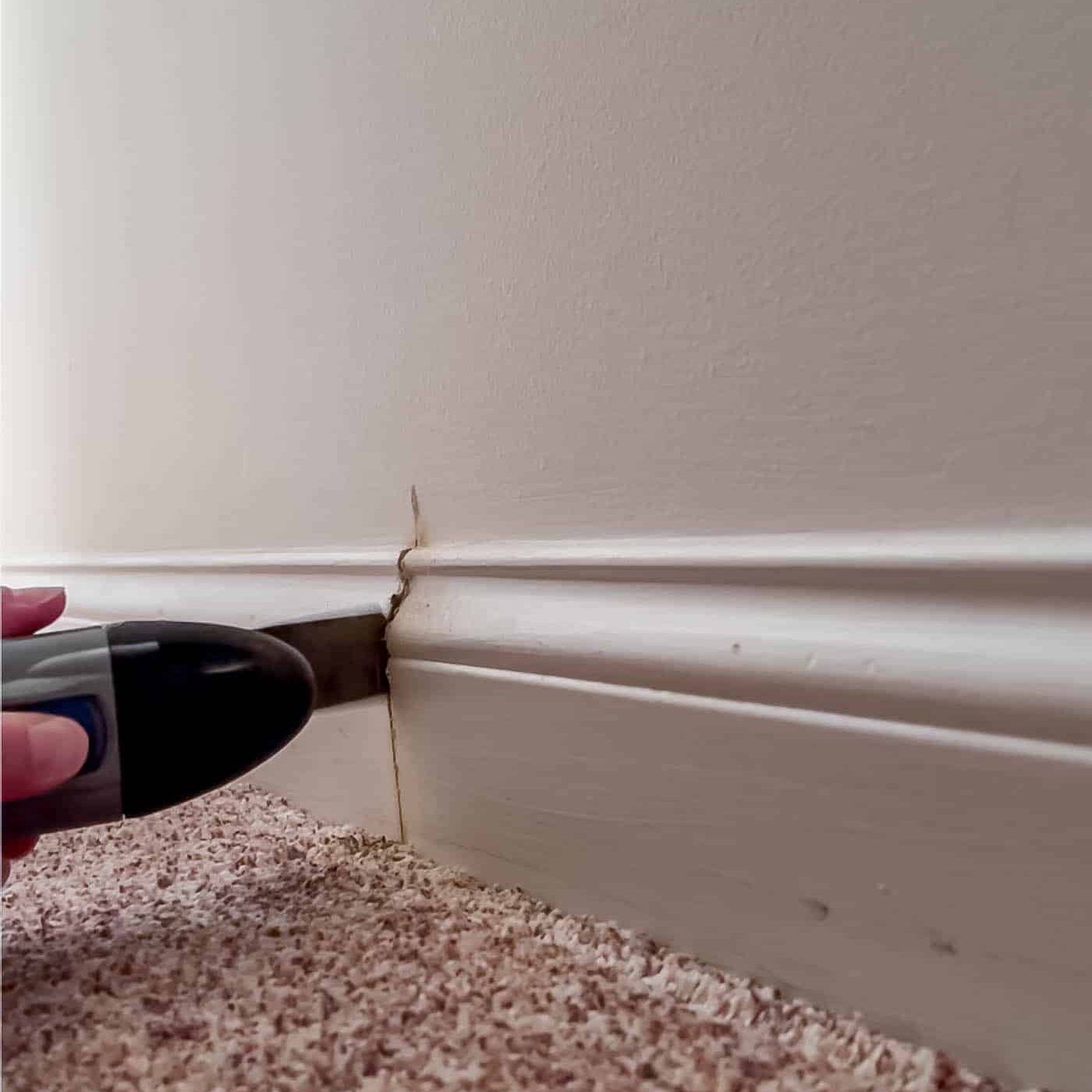 Reciprocating saw for cutting baseboards