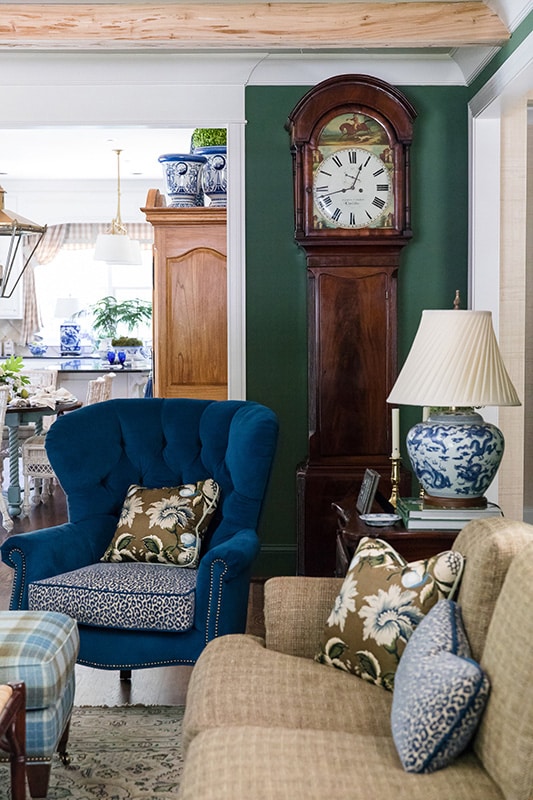 Eric Ross Living Room with Ginger Jar Lamp Base