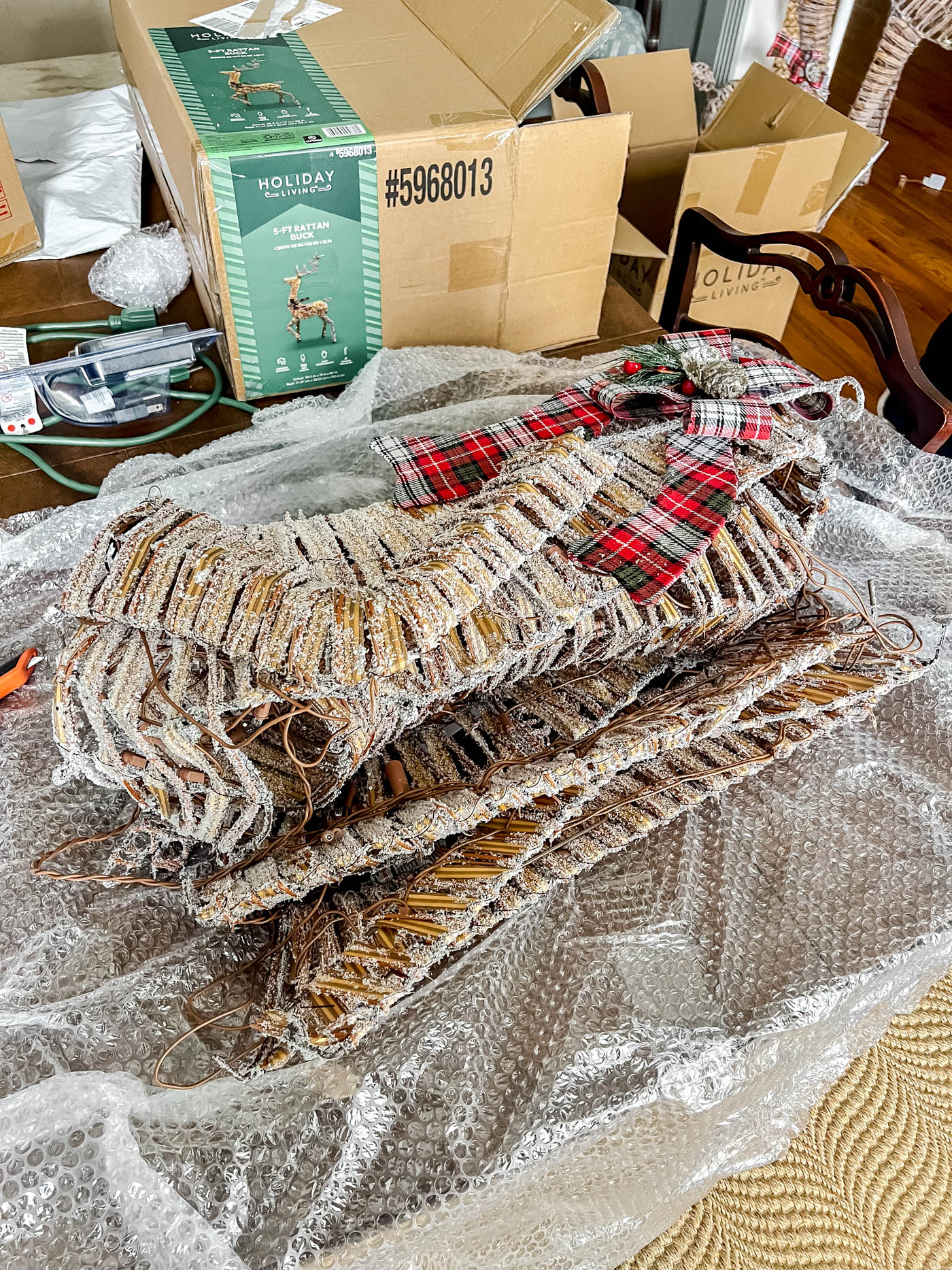 assembling the outdoor holiday decor