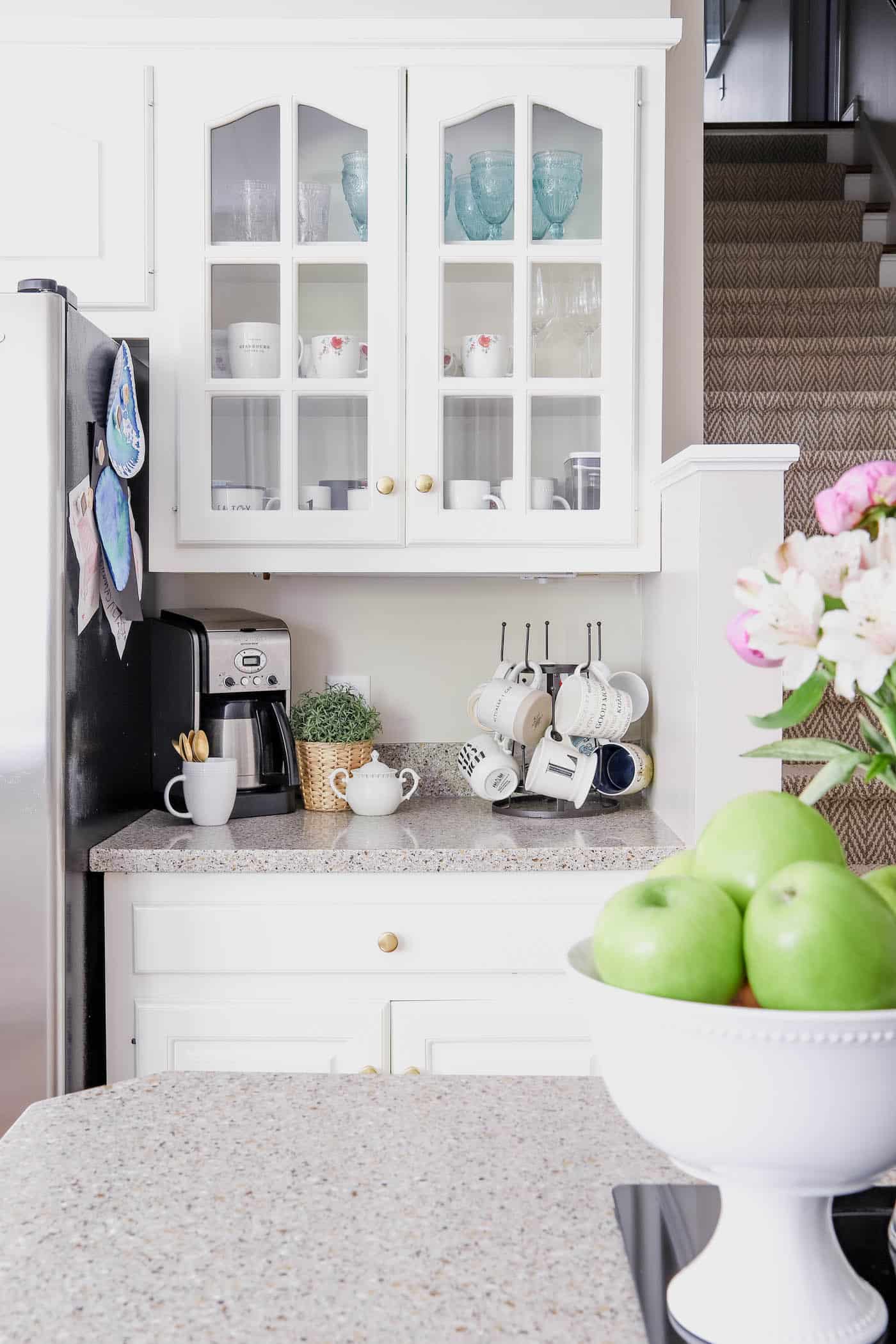 Kitchen Refresh Ideas + Table Lamp Tips + Dreamy Backyard Pools & More! (HSS #461)