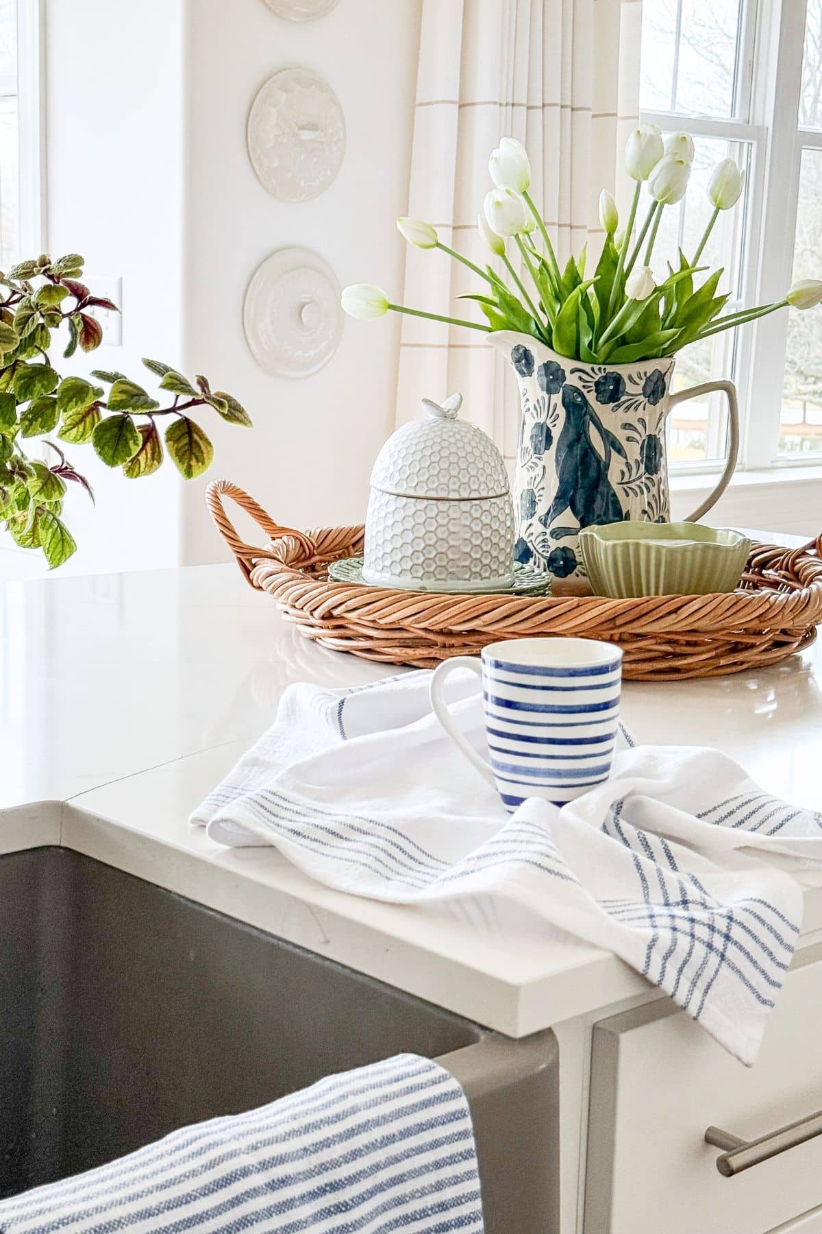 Colorful Spring Kitchens, Cozy Bedroom Makeovers & Easy Decorating Ideas (HSS #494)