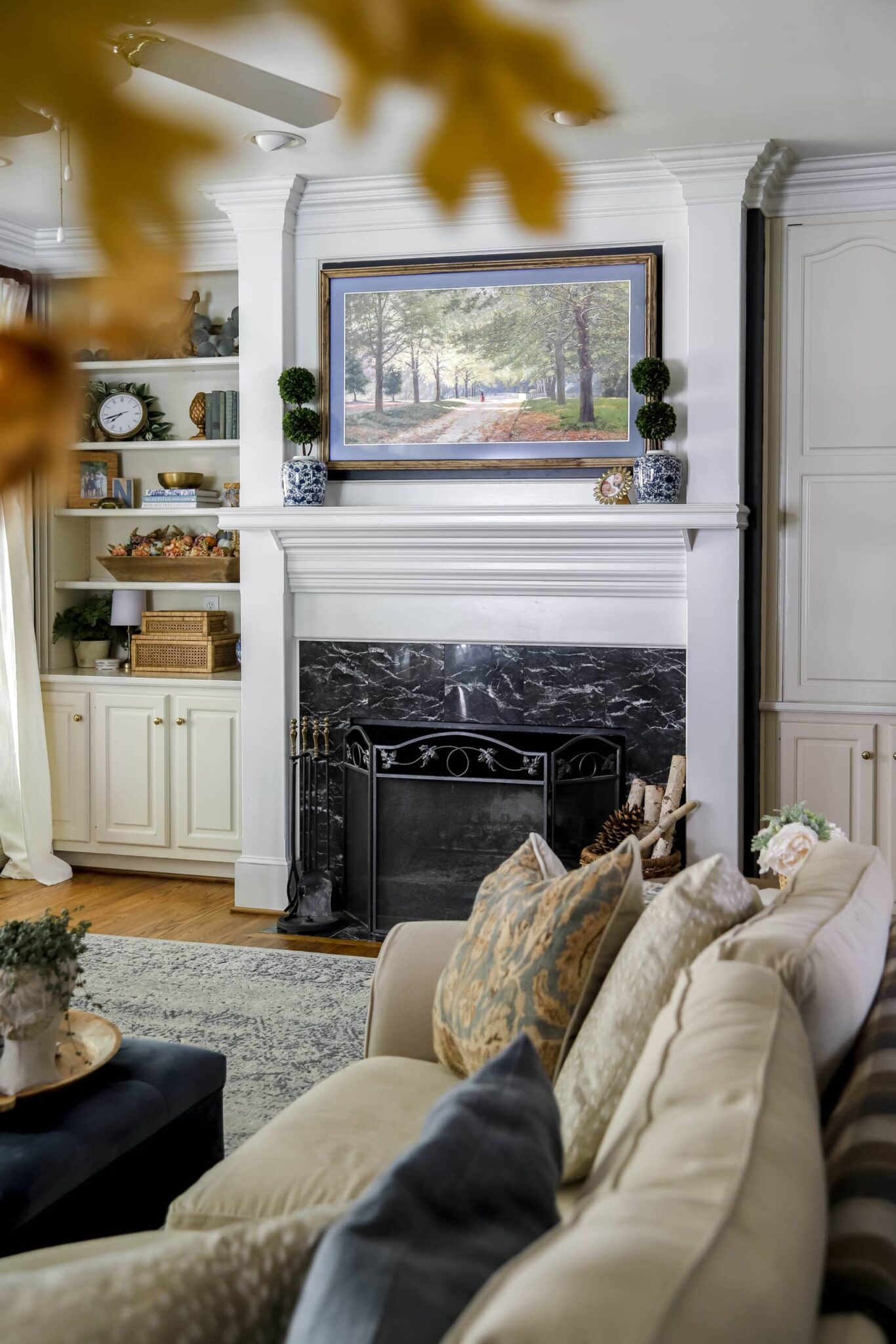 fall living room mantel decor