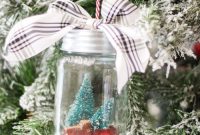 How to Make a Mason Jar Snow Globe Ornament for Christmas