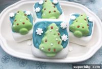 Christmas Hot Chocolate Toppers to Garnish Festive Drinks