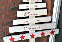 How to Make a Pallet Christmas Tree